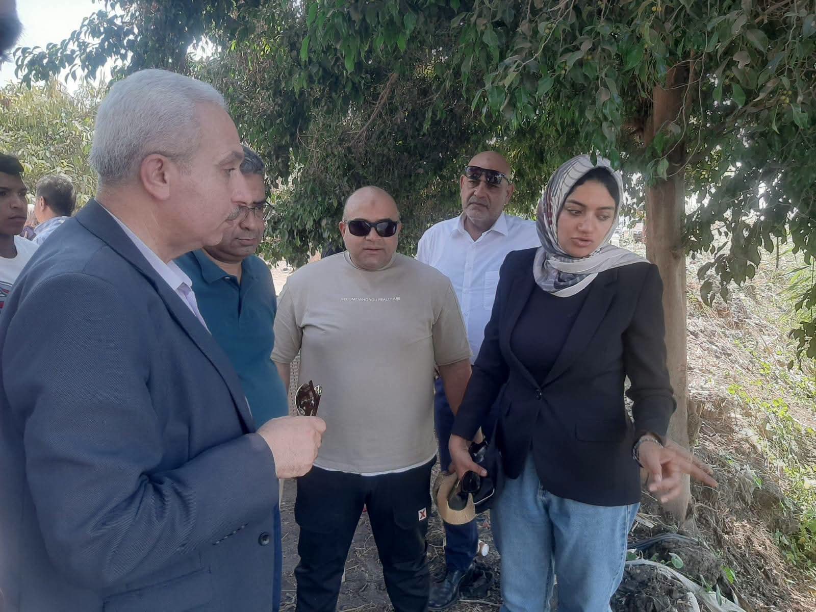محافظ القليوبية يتابع فحص واقعة تداول مقطع فيديو يُظهر تمساح يُزعم وجوده بمصرف قرية الحصافة بشبين القناطر
