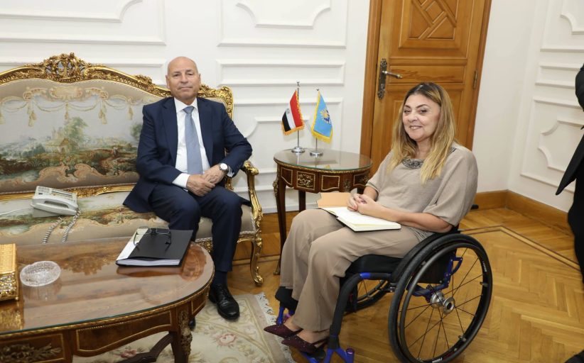 محافظ القاهرة يبحث مع 