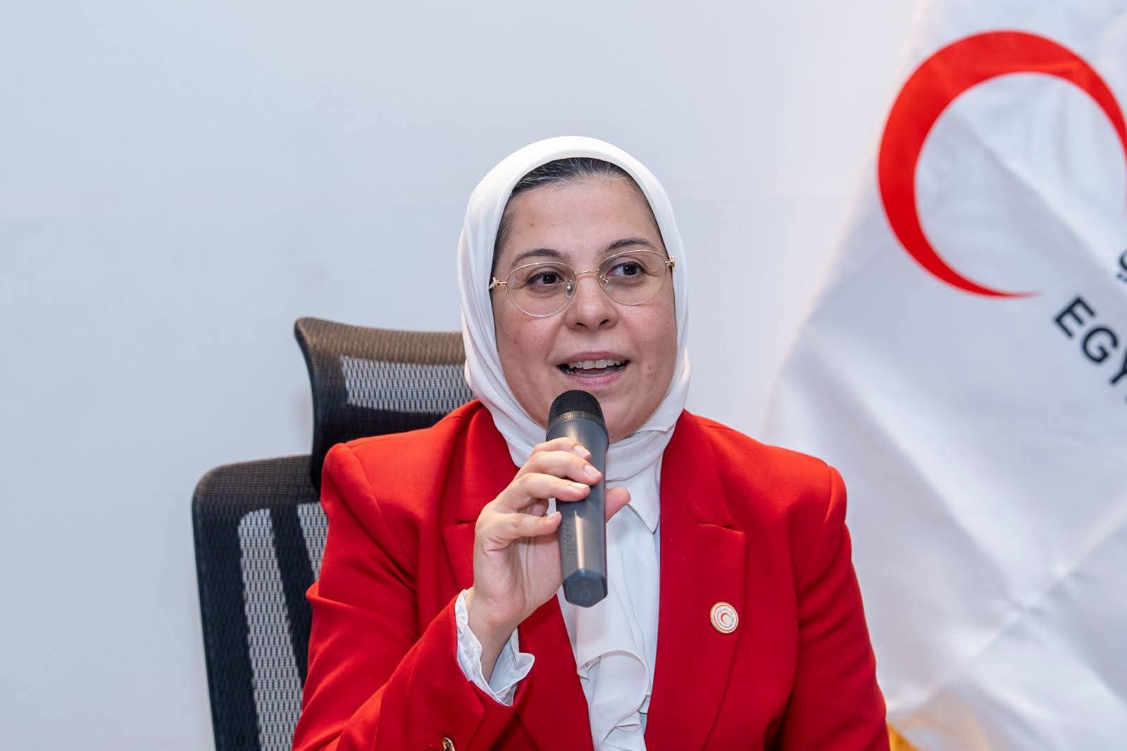 الهلال الأحمر المصري يشارك في مبادرة “دعم المرأة المصرية لشقيقتها الفلسطينية