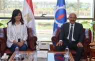محافظ السويس يبحث مع السفيرة نبيلة مكرم تعزيز التعاون لدعم العمل الأهلى والتنمية المجتمعية