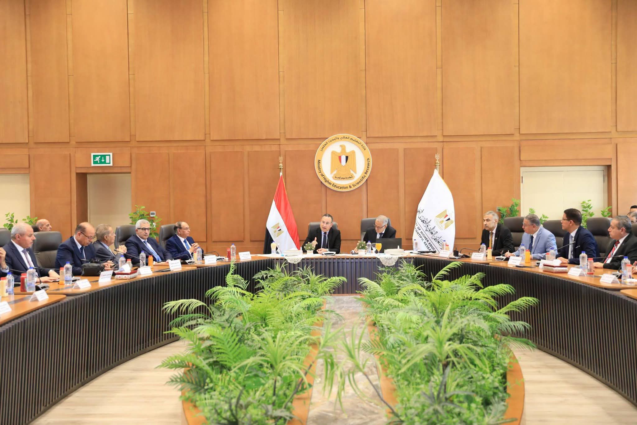 قنصوة يترأس اجتماع مجلس الجامعات الأهلية