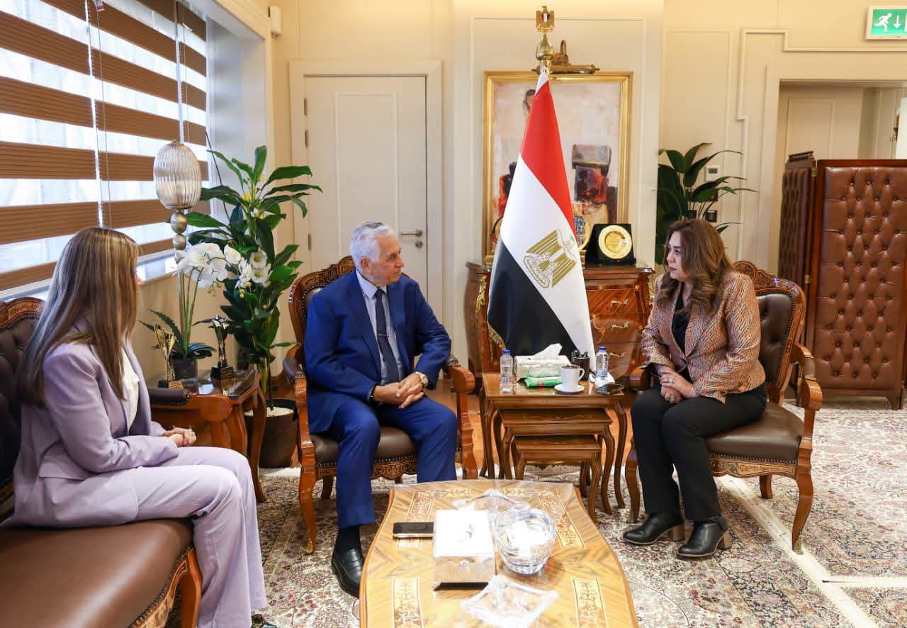 عوض تشهد توقيع بروتوكول تعاون مع الأكاديمية العربية للعلوم والمالية لإتاحة برامج دراسات عليا