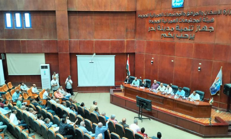 اجتماع عاجل بين شريف جبر ورئيس جهاز بدر ينهي مشكلات الحي المتميز