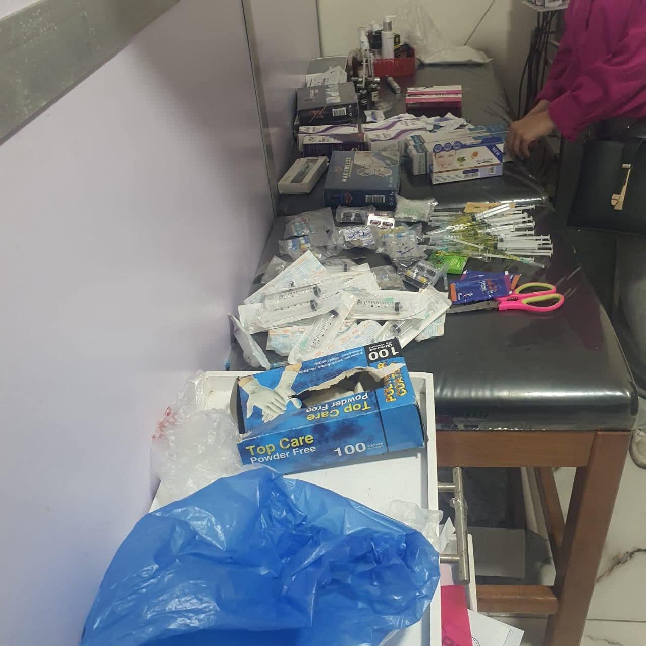 لانتحال العاملين بها صفة طبيب.. غلق 4 فروع لعيادات “Y Care” بالإسكندرية