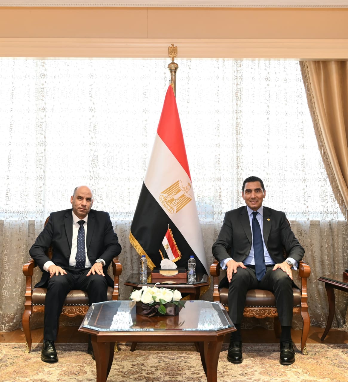 وزيرا الشباب والعمل يبحثان سبل تعزيز التعاون في مجالات التدريب المهني والتشغيل والتأهيل لسوق العمل