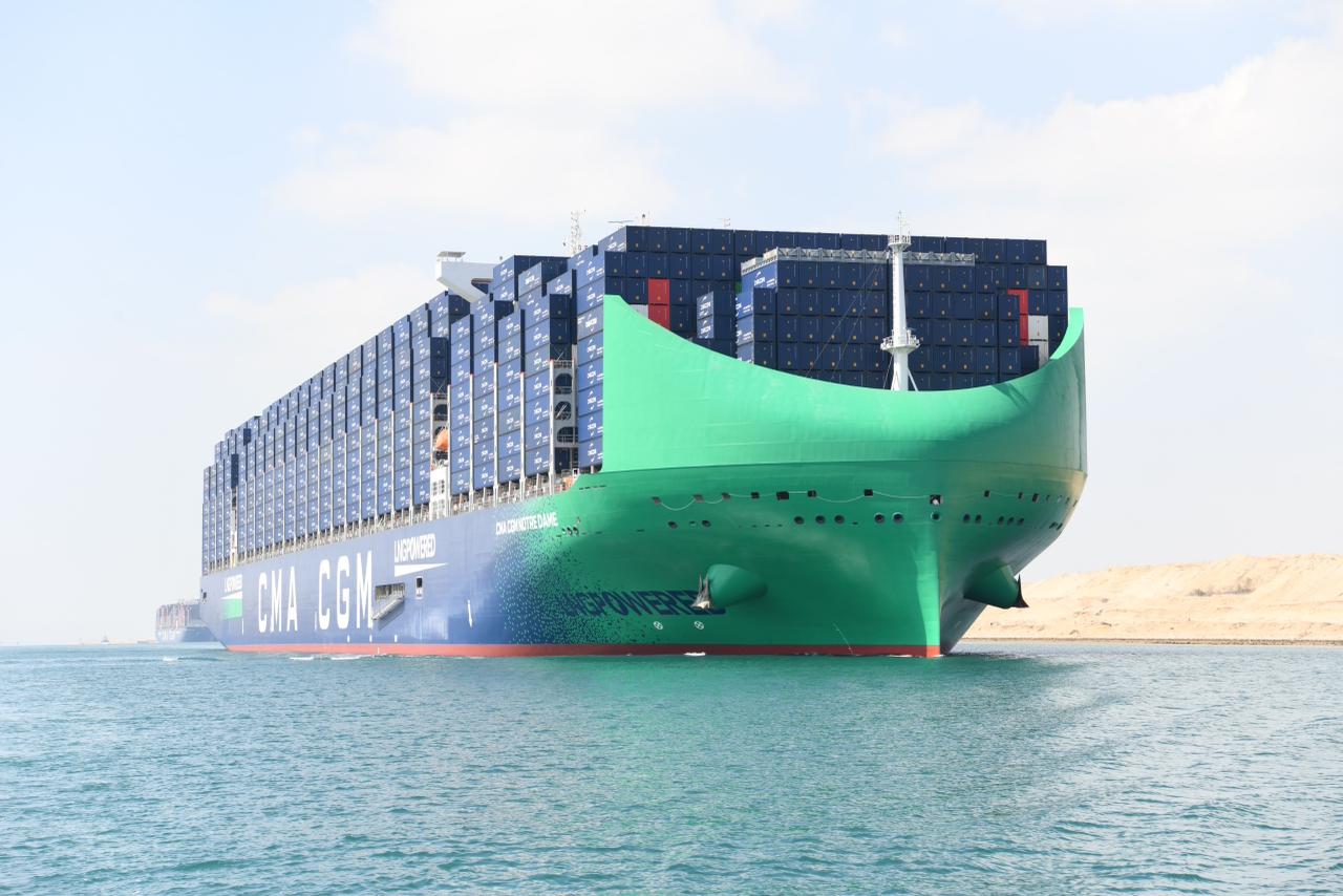 قناة السويس تشهد عبور CMA CGM NOTRE DAME إحدى أكبر سفن الحاويات في العالم التي تعمل بالغاز الطبيعي المسال