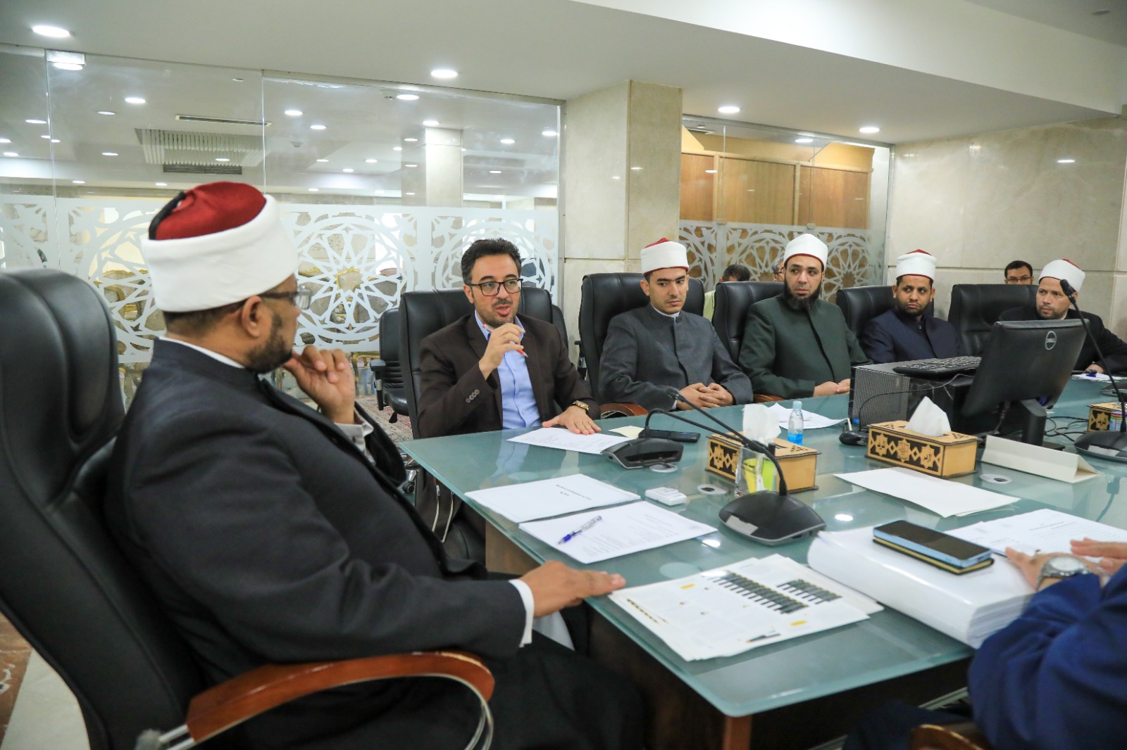 الجندى يجتمع بأعضاء وحدة الدعوة الإلكترونيَّة استعدادًا لإطلاق أعمالها