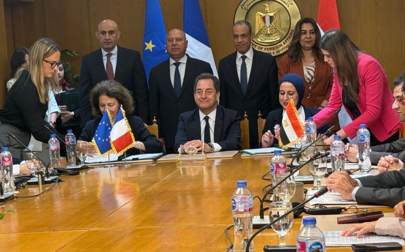 بالتعاون مع الاتحاد الأوروبي والوكالة الفرنسية.. منحة 300 مليون يورو لدعم القطاع الصحي