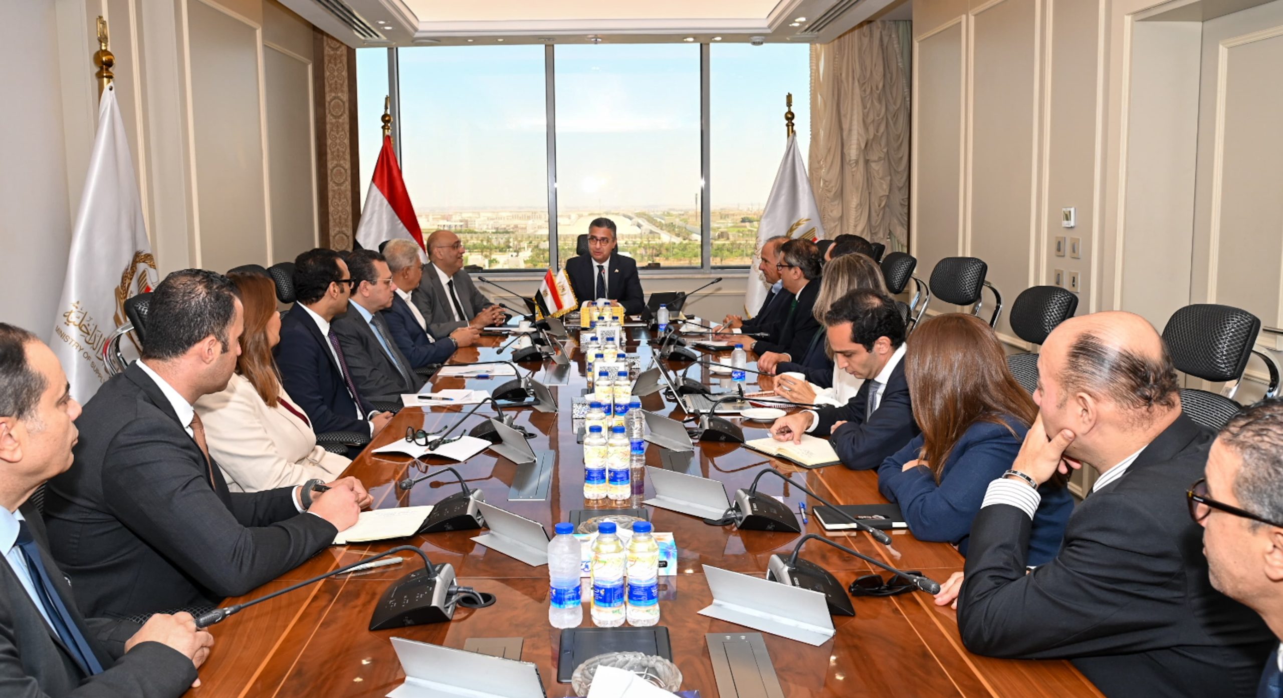 فاروق يجتمع مع جهاز تنمية المشروعات وسلسلة كازيون لبحث مجالات التعاون ضمن المشروع القومي «كاري أون»