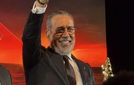 تكريم د.مدحت العدل في ختام المهرجان الدولي للفيلم بالداخلة بالمغرب