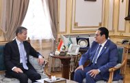 رئيس جامعة القاهرة يبحث مع السفير الصيني سبل تعزيز الشراكات الأكاديمية والبحثية مع المؤسسات التعليمية الصينية