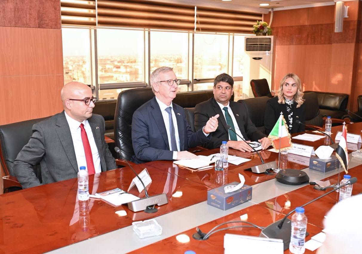 هاشم يبحث مع أيرلندا وممثلي هيئة المشروعات الأيرلندية فرص تعزيز التعاون الصناعي بين البلدين