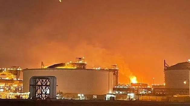 إصابة العشرات وفقدان 18 بعد انفجار بمنشأة غاز طبيعي مسال في قطر