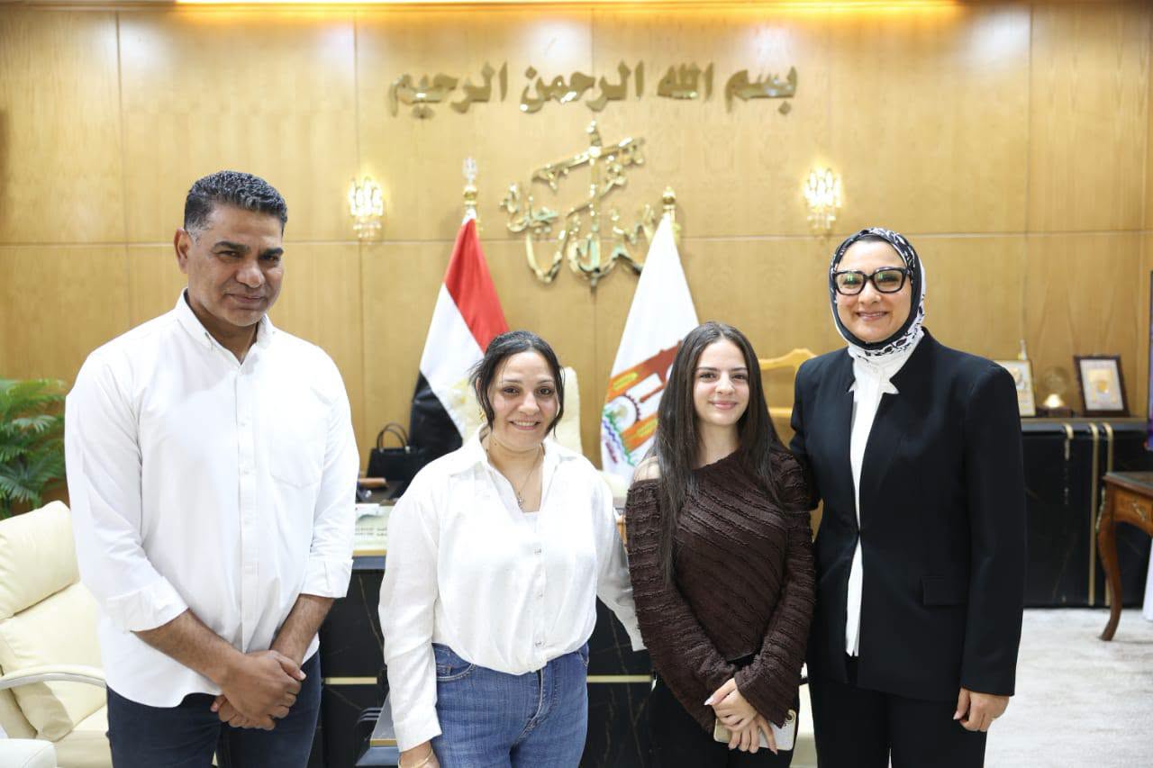 محافظ الوادي الجديد تشيد بموهبة ابنة المحافظة الممثلة لمصر ببيلاروسيا
