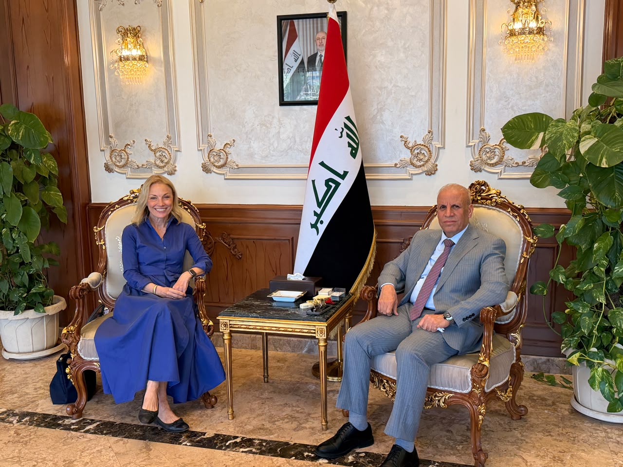 السفير قحطان طه يبحث مع سفيرة إستونيا العلاقات الثنائية وتطورات الأوضاع الإقليمية والدولية