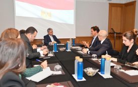 وزير السياحة يبحث مع شركات الفرنسية تعزيز الحركة السياحية الوافدة إلى مصر