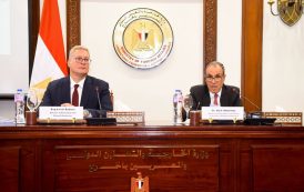 وزيرا الخارجية والبترول يعقدان جلسة احاطة مع ممثلي السفارات الأجنبية في مصر