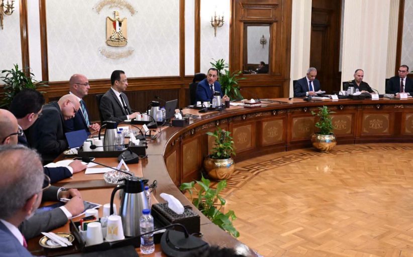 رئيس الوزراء يتابع المشروعات بقطاع الاتصالات وتكنولوجيا المعلومات