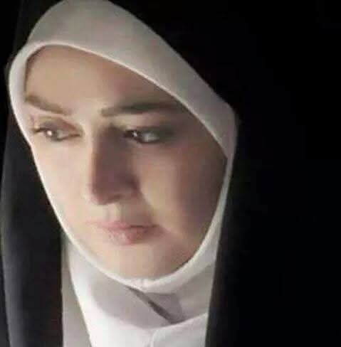 ھدى حجاجي تكتب .. أن تنهض من رمادها