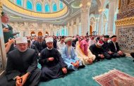 مفتي الجمهورية يؤدي صلاة الجمعة بمسجد الإمام البخاري بمدينة سمرقند