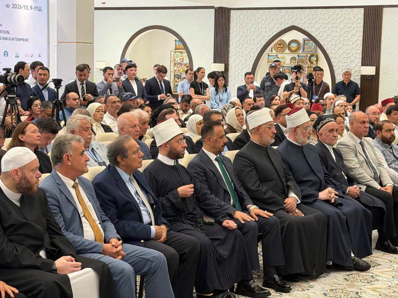 وزير الأوقاف يختتم زيارة أوزبكستان
