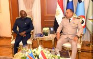 وزير الدفاع يلتقى نائب رئيس الوزراء ووزير الدفاع الوطنى والمحاربين القدماء بالكونغو الديمقراطية