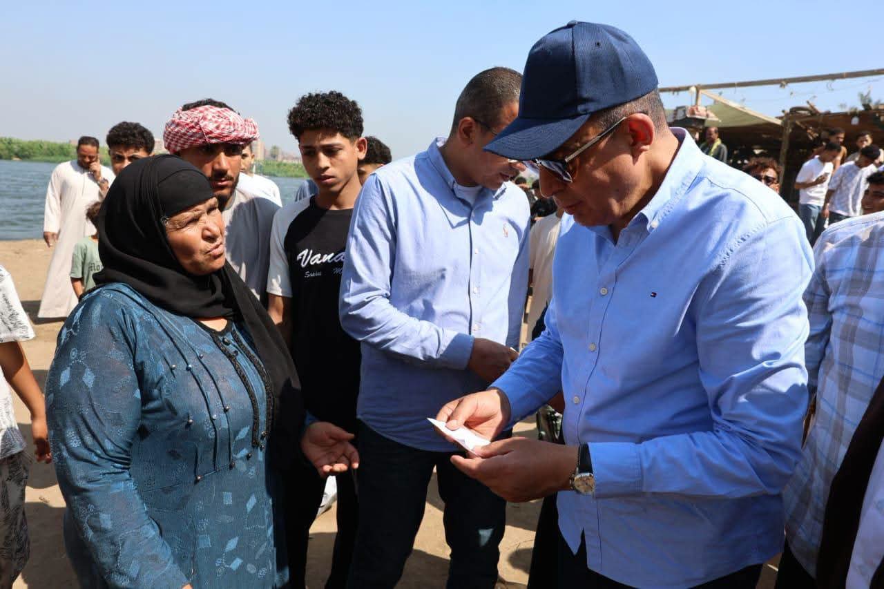 محافظ المنيا يوجه بحلول عاجلة لمطالب فى الري والصرف الصحي والتقنين.. وإعانات إنسانية بمغاغة