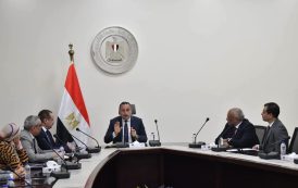قنصوة: تكثيف القوافل الثقافية للمحافظات ومنح أولوية للمحافظات الحدودية بالتعاون مع الجامعات