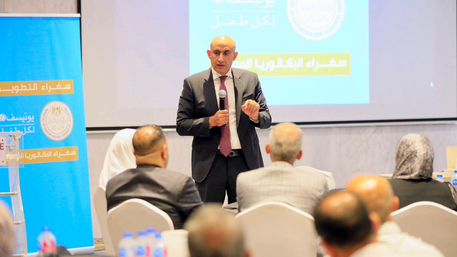 عبد اللطيف: الكتاب المدرسي والنماذج الاسترشادية والتقييمات هي المرجعية الأساسية للامتحانات