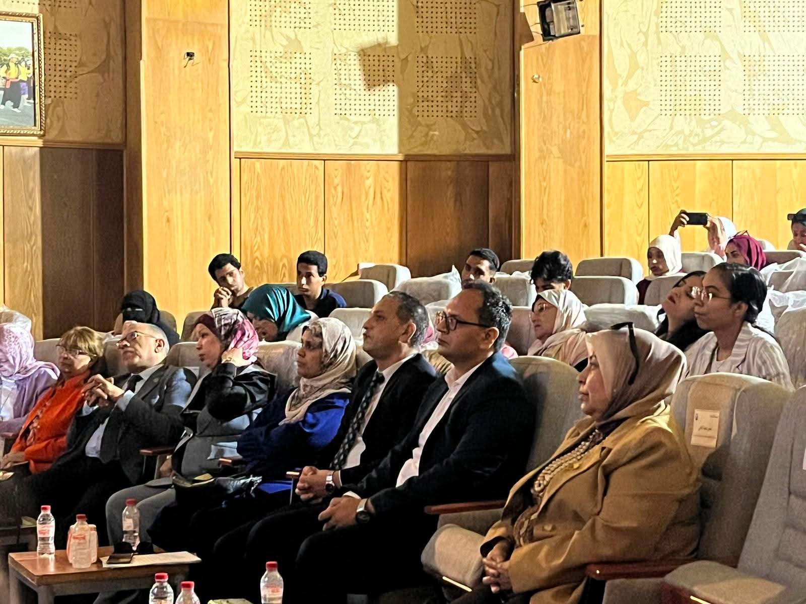 محافظة الإسماعيلية تنظم الندوة التعريفية للمبادرة الوطنية للمشروعات الخضراء الذكية