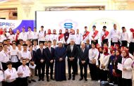 وزير التعليم والسفير اليابانى يكرمان 35 طالبًا من المتفوقين في اختبار