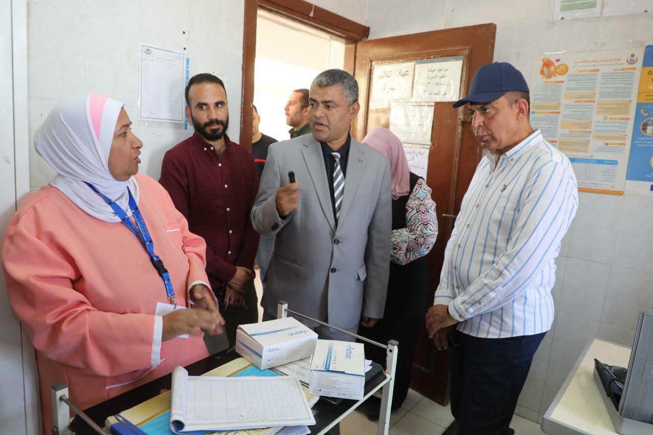 محافظ المنيا يؤكد: المبادرات الرئاسية الصحية مستمرة.. ويدعو المواطنين إلى سرعة التسجيل بمنظومة التأمين الصحي الشامل