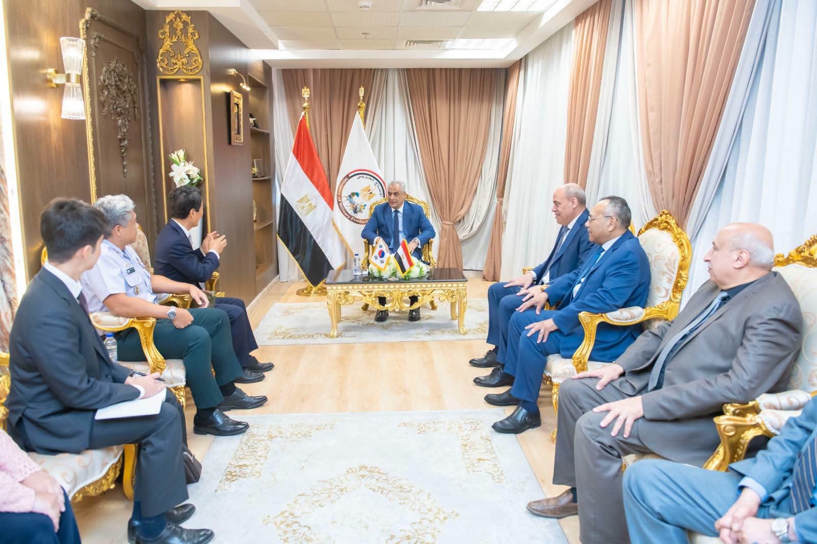 جمبلات يبحث مع كوريا الجنوبية سبل تعزيز التعاون المشترك بين الجانبين في مجالات التصنيع