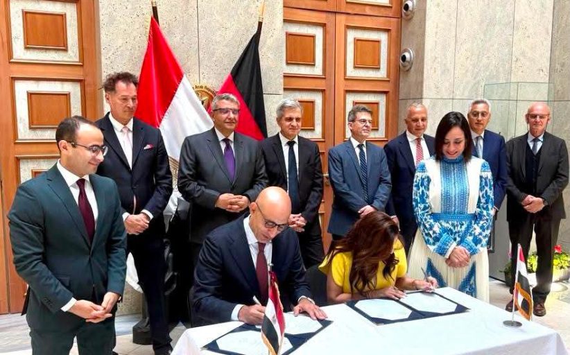 وزير التعليم يوقع بروتوكول مع مؤسسة ساويرس لإنشاء وتشغيل 10 مدارس مصرية ألمانية للتكنولوجيا التطبيقية