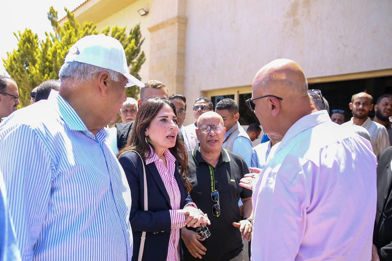وزيرة الإسكان ومحافظ مطروح  يتفقدان مشروعات مياه الشرب والصرف الصحي بالمحافظة