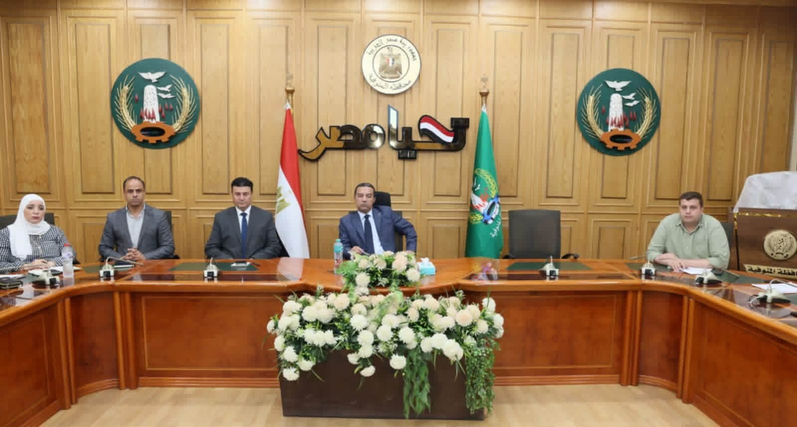 محافظ المنوفية يناقش منظومة الإيرادات ويوجه بتعزيز كفاءة الأداء المؤسسي