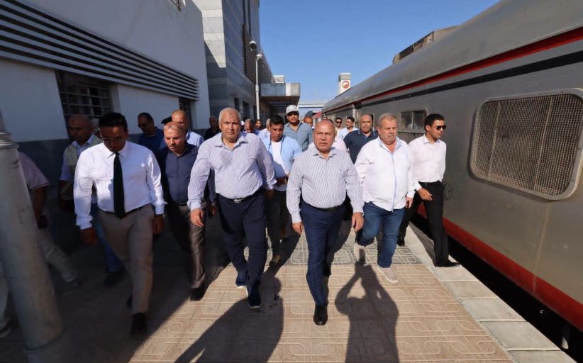 وزير النقل يتفقد محطة السكة الحديد ومحطة أتوبيسات غرب ووسط الدلتا للنقل والسياحة بمطروح