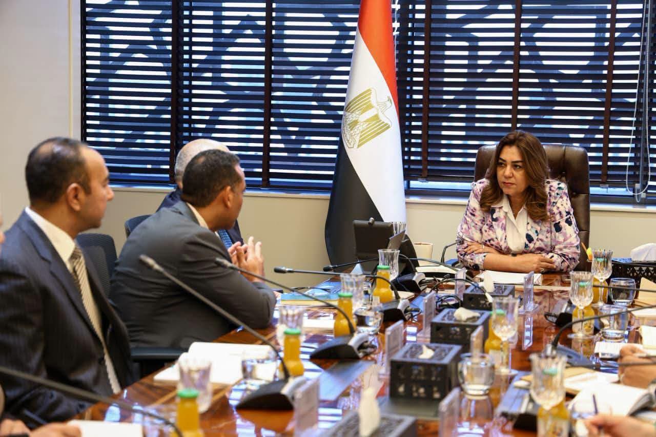 عوض تناقش مع الاتحاد الدولي لصون الطبيعة وبرنامج 