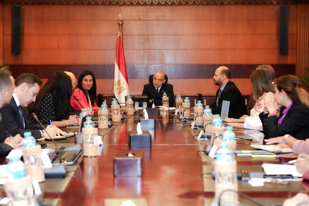 وزير الاستثمار  يبحث مع تحالف «رونيسانس» القابضة و«حسن علام» تدشين مشروع مجمع طبي في مصر