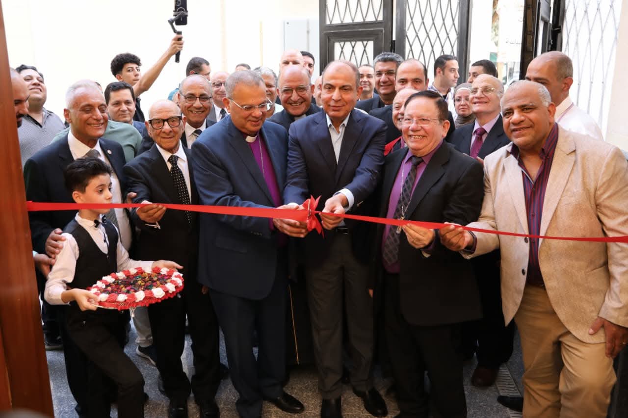 رئيس الطائفة الإنجيلية ومحافظ المنيا يشهدان افتتاح الكنيسة الإنجيلية الجديدة