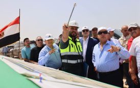 وزير النقل يتفقد مواقع العمل بالخط الأول من شبكة القطار الكهربائي من مطروح حتى النوبارية