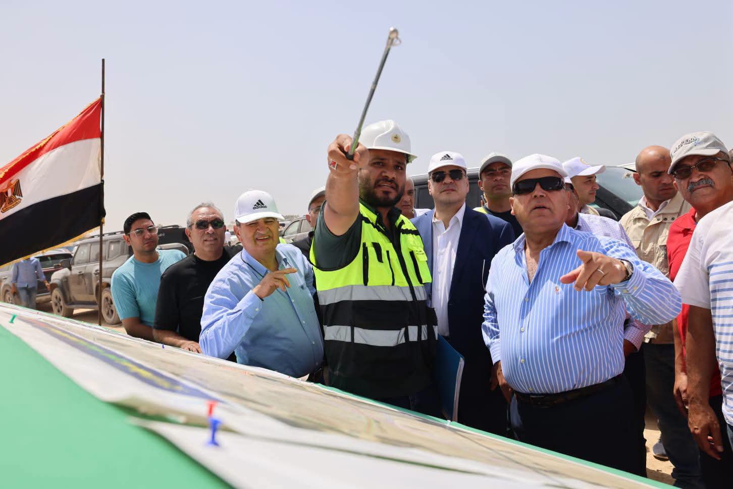 وزير النقل يتفقد مواقع العمل بالخط الأول من شبكة القطار الكهربائي من مطروح حتى النوبارية