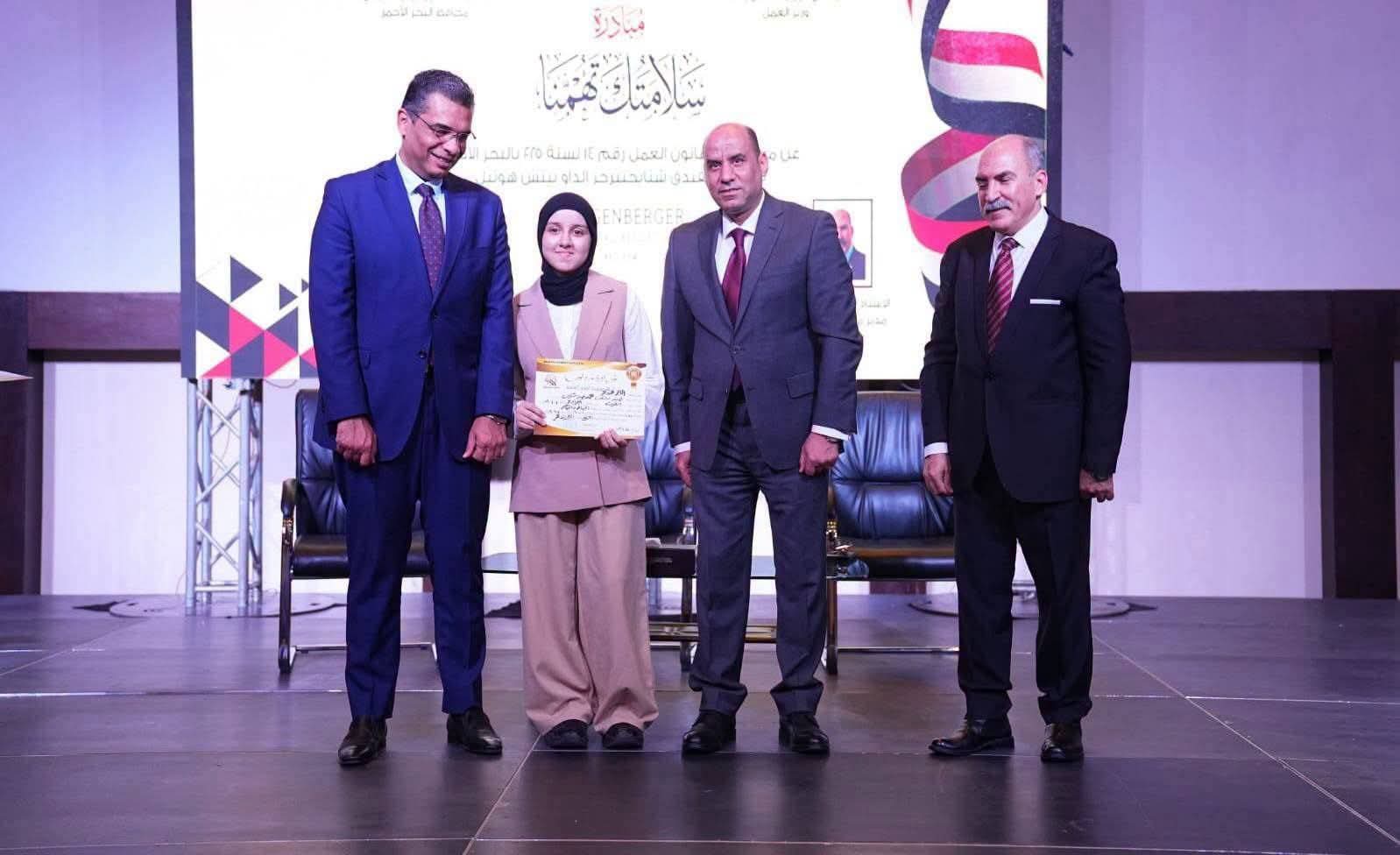 وزير العمل ومحافظ البحر الأحمر يفتتحان ملتقى السلامة والصحة المهنية بالغردقة..
