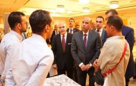 وزير العمل ومحافظ البحر الأحمر يفتتحان ملتقى التوظيف بالغردقة..ويسلمان عقود عمل منها لذوي همم