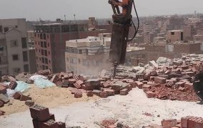 محافظ القاهرة يضرب بـ 