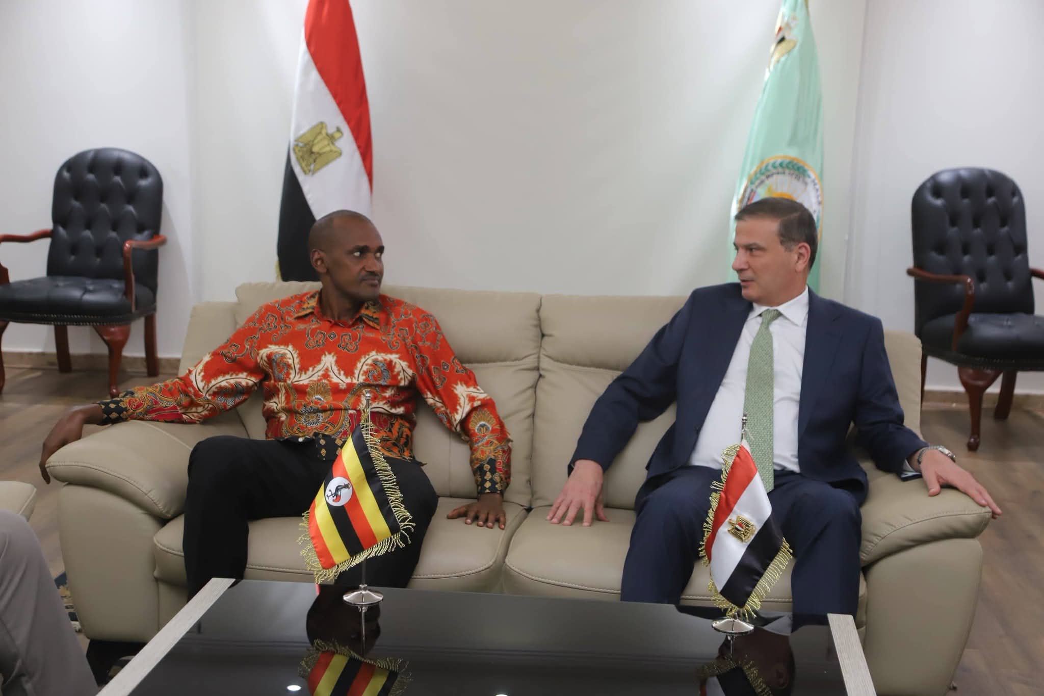 وزير الزراعة يبحث مع نظيره الأوغندي سبل تعزيز الشراكة الاستراتيجية والتكامل الزراعي والحيواني بين البلدين