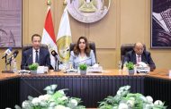 وزيرا التنمية المحلية والاتصالات يطلقان خدمة 