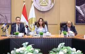 وزيرا التنمية المحلية والاتصالات يطلقان خدمة 