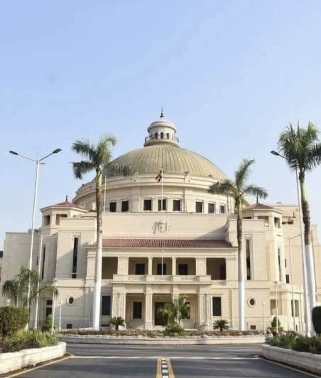 جامعة القاهرة تقديم منح دراسية لأوائل الثانوية العامة ويؤكد مواصلة دعم المتفوقين واستقطاب المتميزين