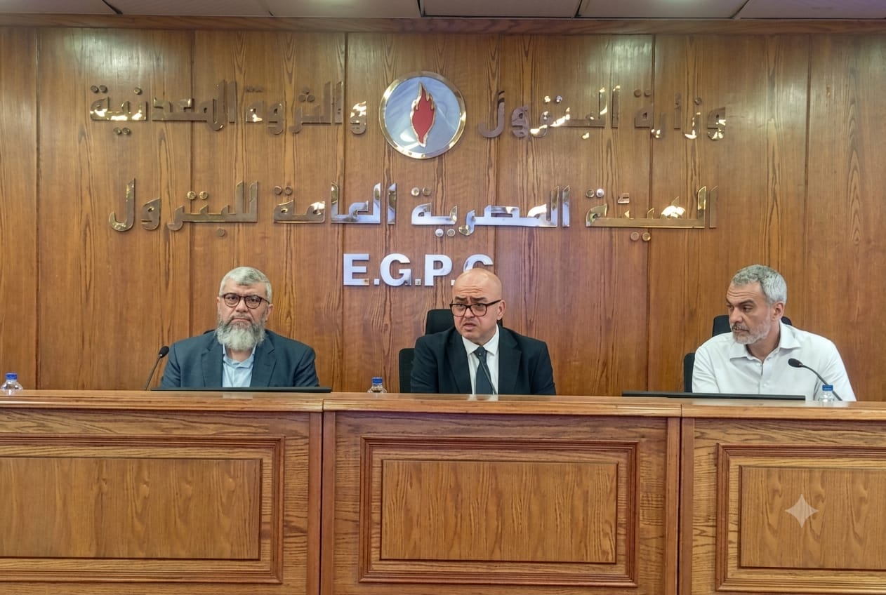 هيئة البترول تستضيف لقاء موسعا لمناقشة استخدام تقنية الغمر الحرارى لتأمين كفاءة تشغيل مراكز البيانات
